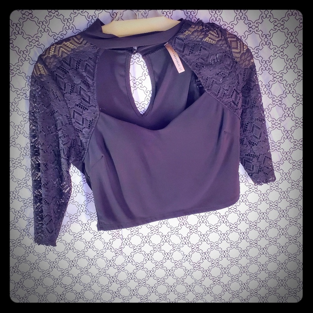 👑Black Lace Crop Top